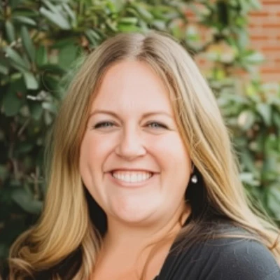Alana is the Office Manager at Roosevelt Dental