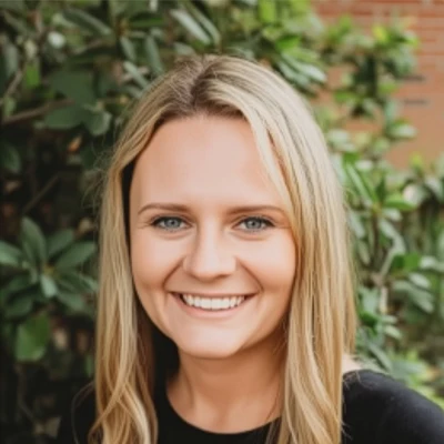 Kelcie is a Patient Care Coordinator at Roosevelt Dental